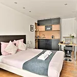 Pleasant Apartment Close To Galerie Lafayette - II